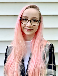 Selina Donahue headshot